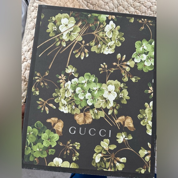 Gucci mens sneaker size Gucci 12. Great condition classic style - Picture 9 of 10